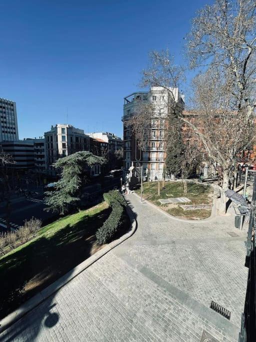 מדריד New Stylish Apt 5Px En La Plaza De Espana/Gran Via מראה חיצוני תמונה
